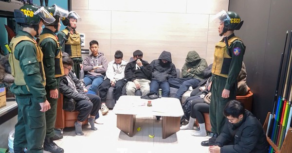 Kịch tính như phim hình sự: Video trực tiếp A50 đột kích "đại bản doanh" Xôi Lạc TV, bắt hơn 30 đối tượng, thu 300 tỷ đồng