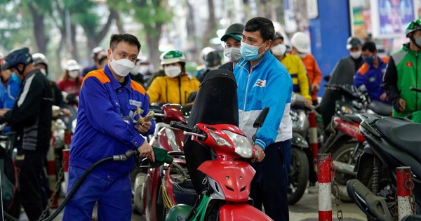 Giá xăng dầu toàn cầu tăng 3%, lợi nhuận lọc dầu tại một nước Đông Nam Á chạm đỉnh - là quốc gia xuất khẩu 2,3 tỷ USD xăng dầu sang Việt Nam