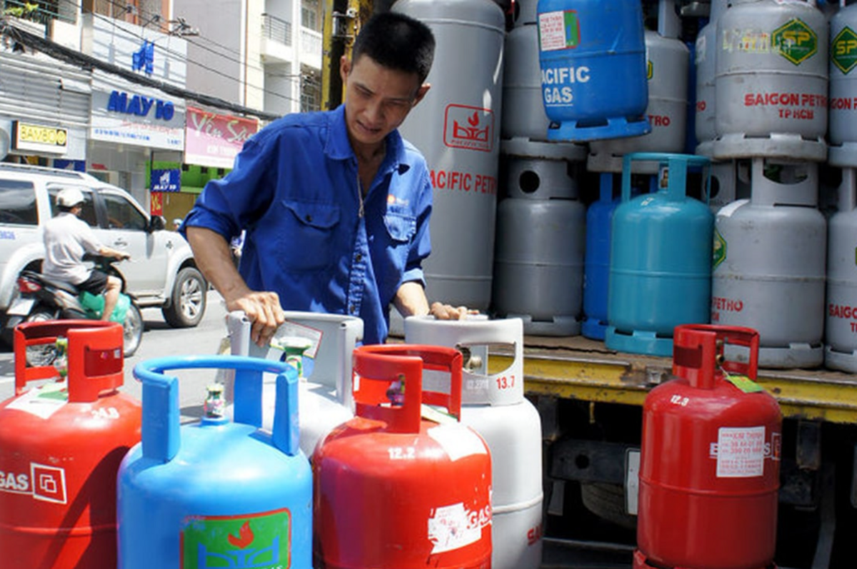 Doanh nghiệp xăng dầu, gas xoay đủ cách, cam kết đáp ứng nhu cầu khách hàng