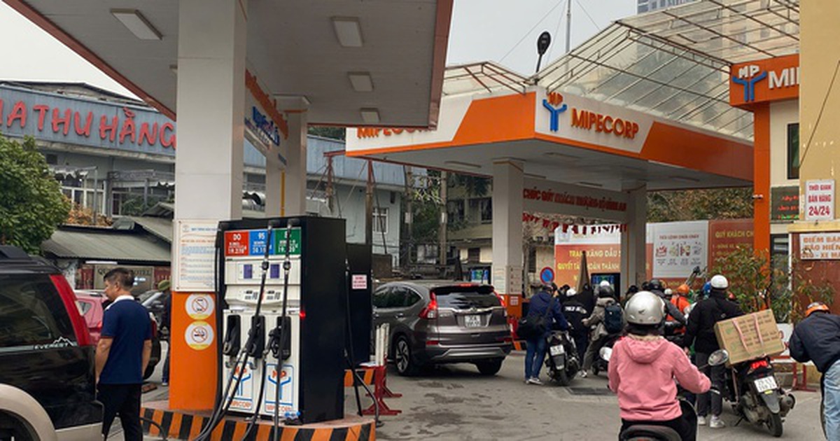 Giá xăng dầu biến động bất thường, đề xuất tăng 20% trở lên trong 1 tháng sẽ dùng Quỹ Bình ổn giá