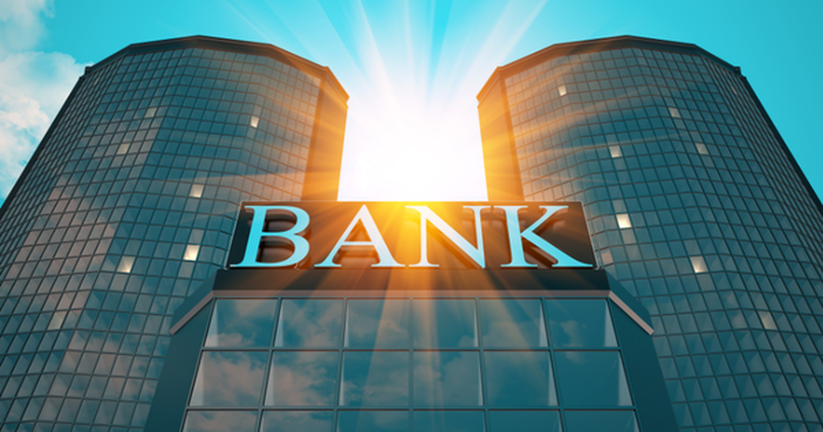 Lần đầu tiên tổng thu nhập của một ngân hàng tư nhân vượt Vietcombank, BIDV tiến gần mốc lịch sử