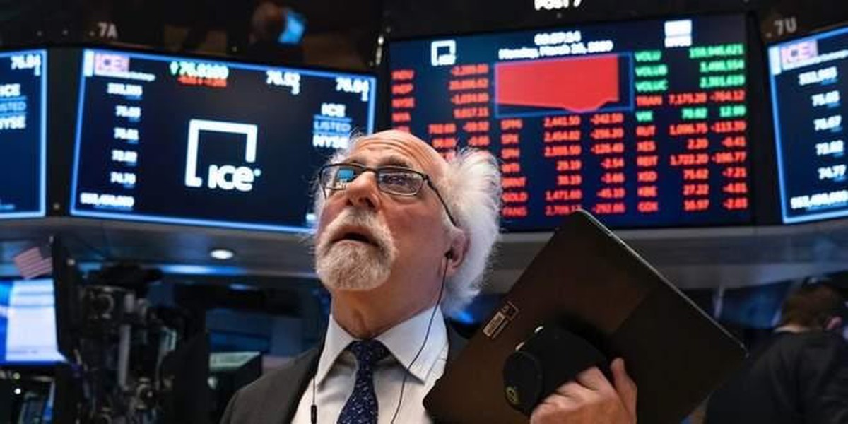 Chứng khoán Mỹ “xanh mướt”