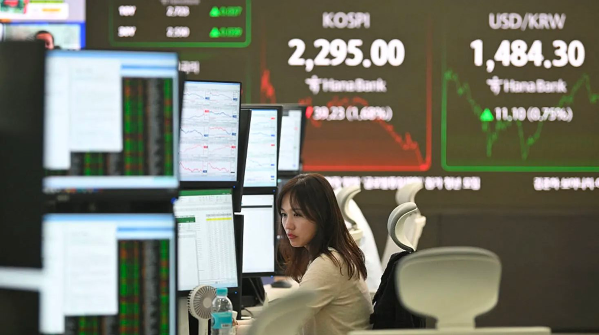 Giá dầu lao dốc, chứng khoán châu Á đồng loạt đảo chiều, giao dịch trong sắc xanh