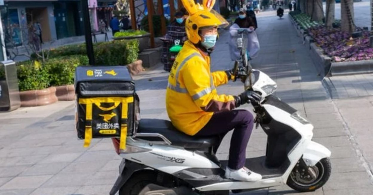 Cám cảnh nghề shipper: Làm việc 17 tiếng/ngày, chỉ kịp ăn 1 bữa, mỗi đơn được 12 nghìn đồng