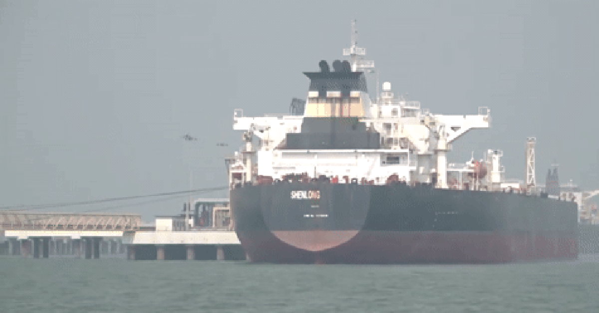 Hành trình bí mật của tàu dầu đầu tiên vượt eo Hormuz đến Ấn Độ: Tường thuật diễn biến kịch tính