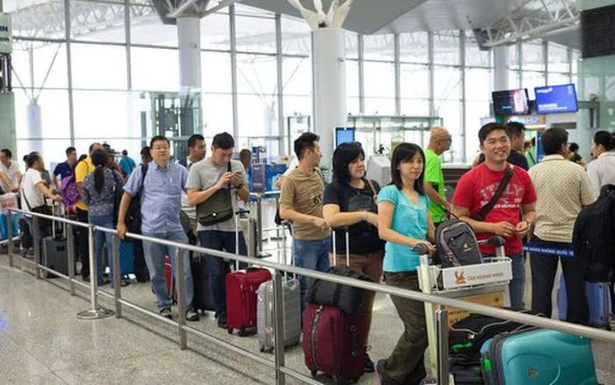 Người dân Việt Nam sắp đi nước ngoài đón tin vui