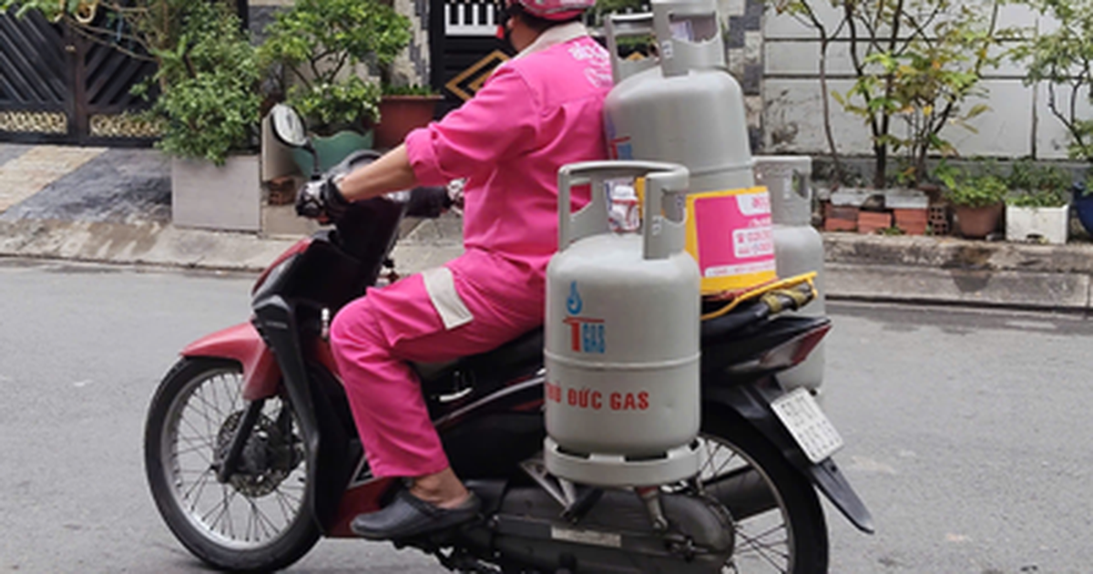 Quán ăn chật vật giữ giá