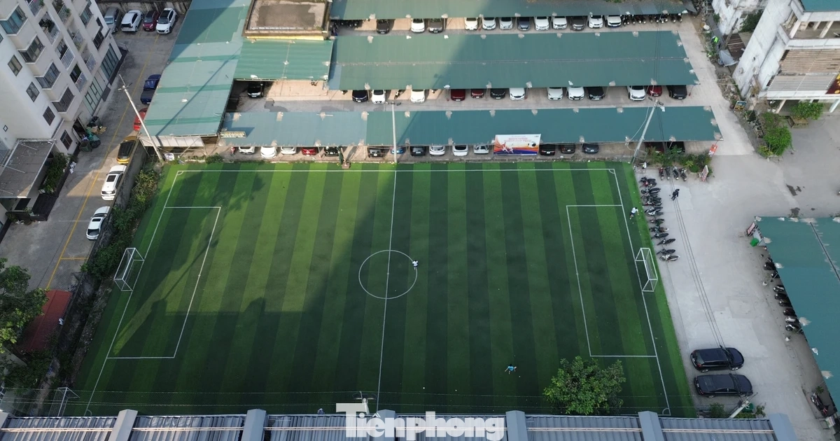 Cận cảnh tổ hợp sân bóng, Pickleball, bãi xe trái phép 'khủng' trên đất dự án ở Hà Nội