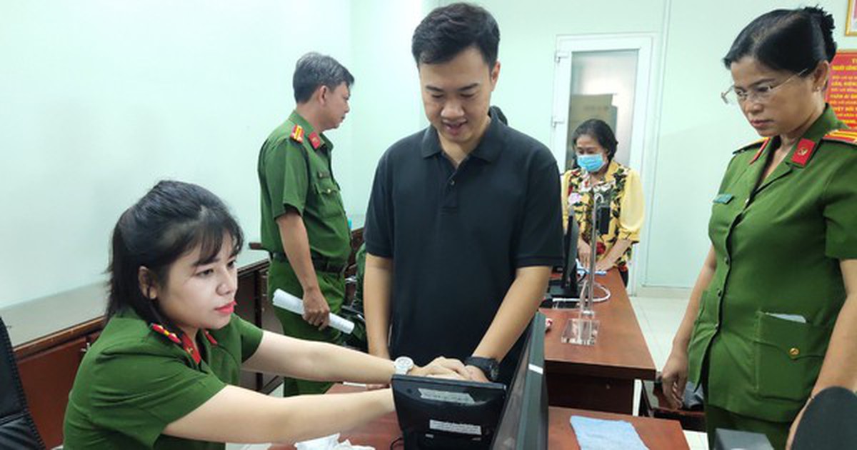 Người dân có tài khoản ngân hàng chú ý: Ai sinh những năm này cần đổi thẻ Căn cước càng sớm càng tốt