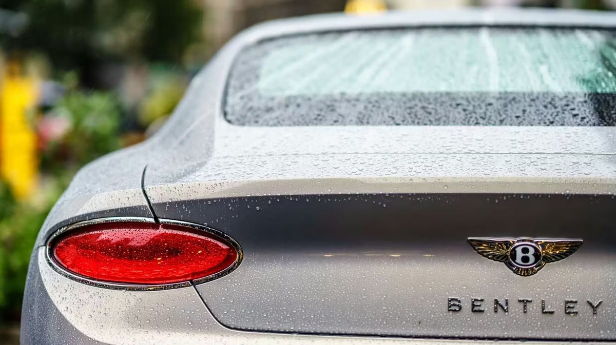 Lợi nhuận bốc hơi 42%, chỉ bán được hơn 10.000 xe, Bentley phải sa thải 6% lao động và tái cấu trúc lộ trình điện hóa