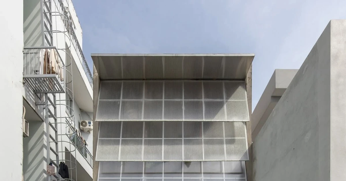 Thiết kế tích hợp sinh thái và không gian sống linh hoạt trong nhà ống