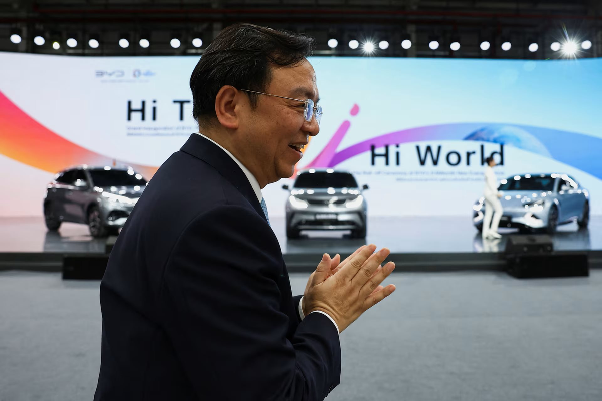 Giá xăng tăng chóng mặt, 1 quốc gia lại "cười lớn" vì kịch bản này đã chờ từ lâu: Đến lúc bung hàng rồi?