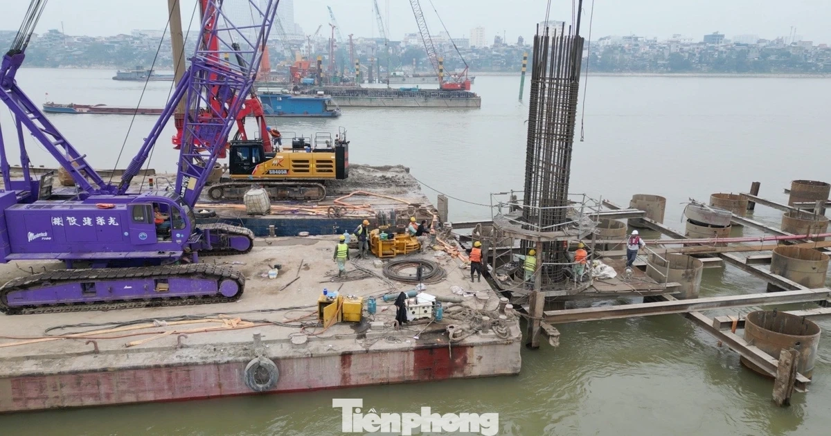 Hà Nội đảm bảo tiến độ cầu qua sông Hồng trong bối cảnh giá xăng dầu biến động