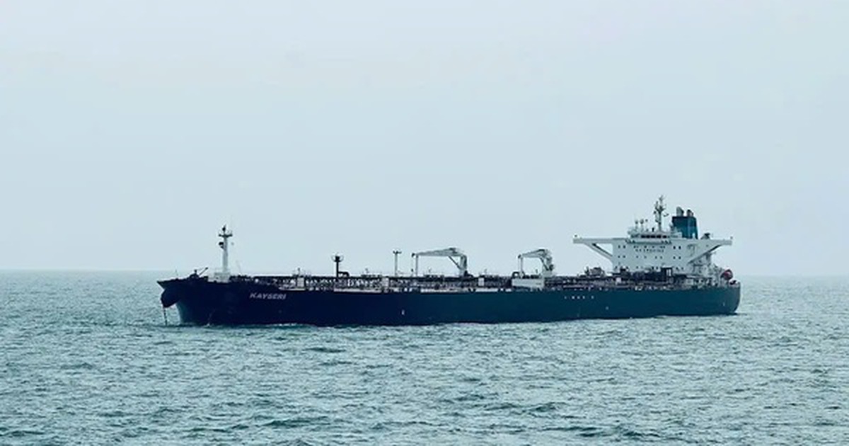 Tàu chở dầu từ Nga bị tấn công trên biển Đen