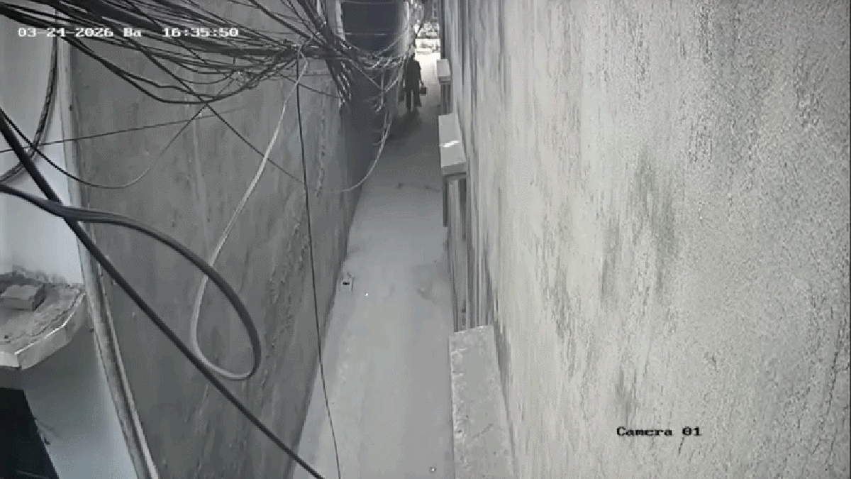 Vụ cháy nhà trên đường Lĩnh Nam: Xuất hiện clip sự cố lao động tại công trình đang xây dựng bên cạnh, gây tia lửa điện