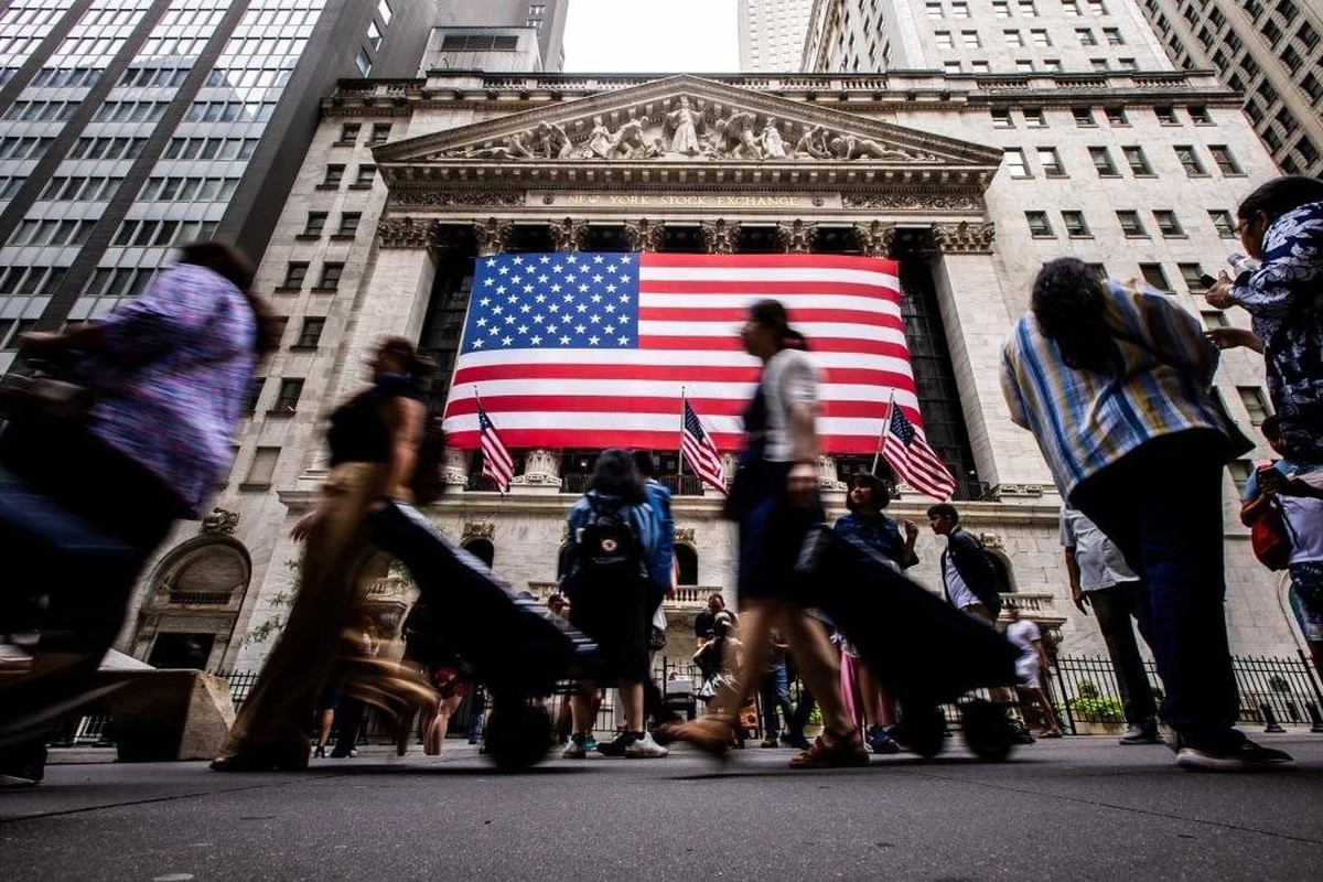 Nền kinh tế số 1 thế giới chịu áp lực chưa từng có: Lạm phát sẽ tăng gấp đôi, làn sóng đóng băng tuyển dụng bóp nghẹt gần 170 triệu lao động