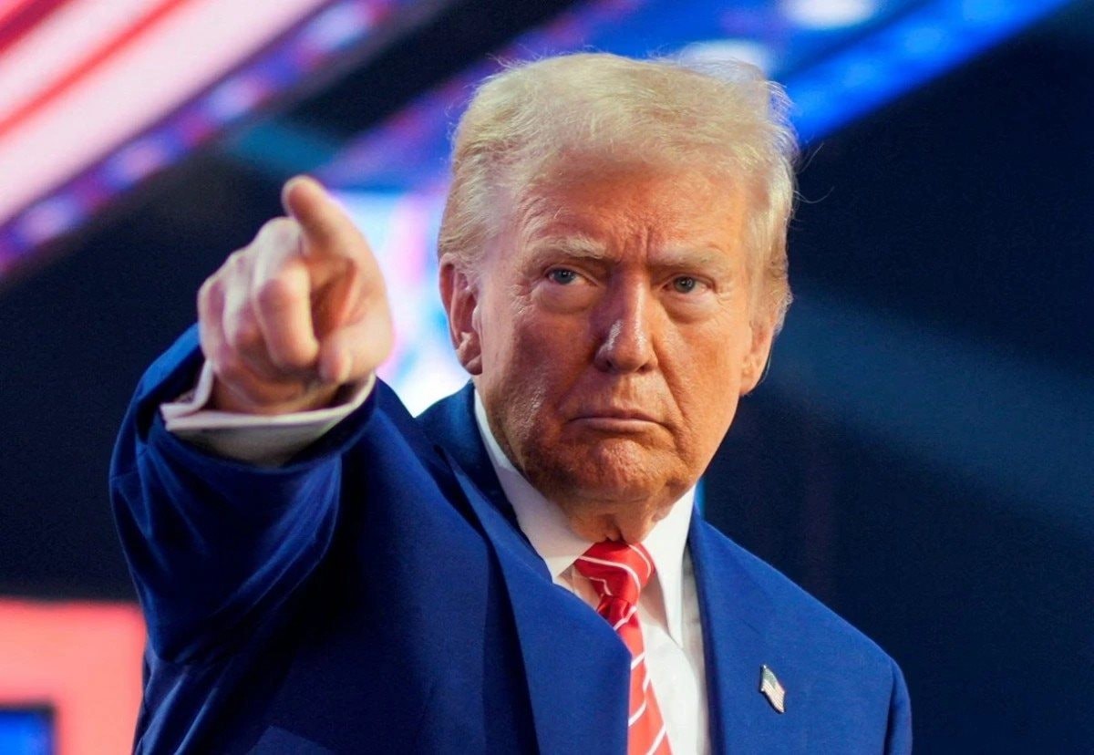 Hết đổi tên Hormuz thành 'eo biển Trump', ông Trump lại muốn 'lấy dầu của Iran'