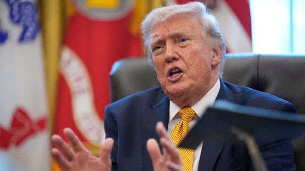 Ông Trump bất ngờ tuyên bố Mỹ sẽ giành lấy dầu mỏ của Iran và kiểm soát cơ sở xuất khẩu