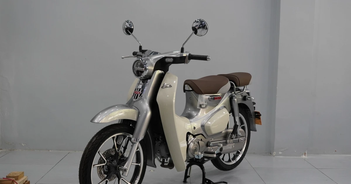 Honda Super Cub nhập Thái giá ngang ngửa SH350i