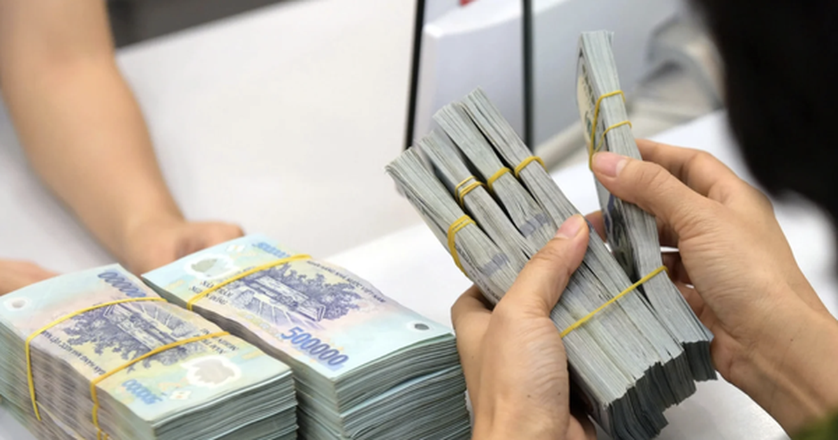 Cuộc đua lãi suất tiết kiệm chưa hạ nhiệt, lãi suất chạm mốc 10%