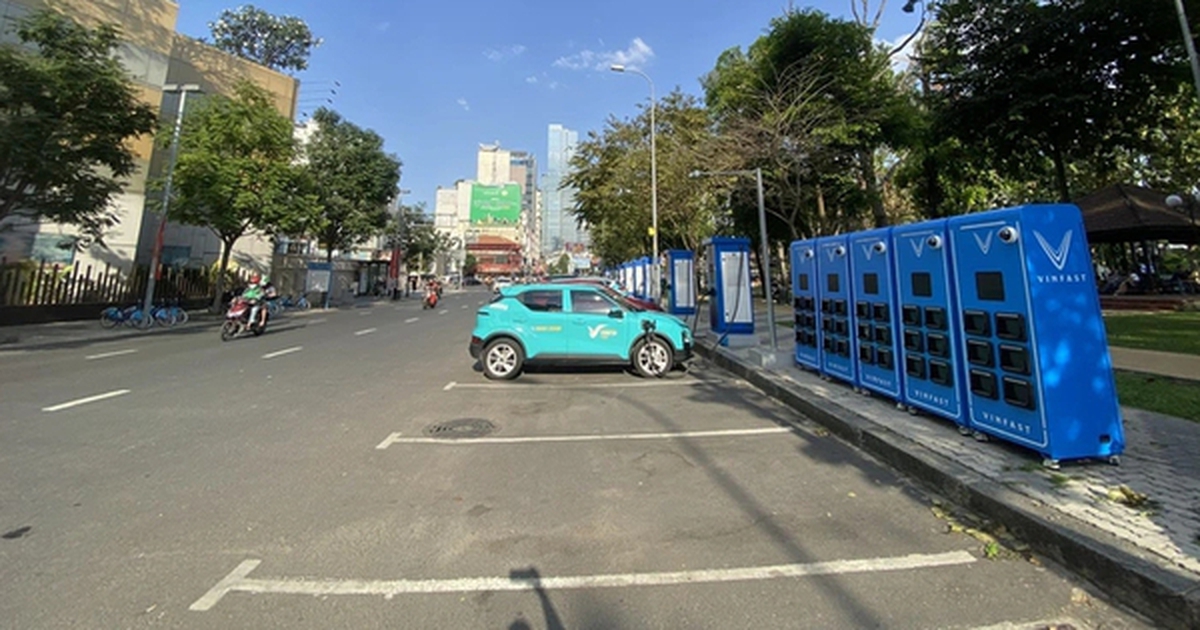 Sở Xây dựng TPHCM yêu cầu hoàn thành 3.000 tủ đổi pin trước ngày 10-4