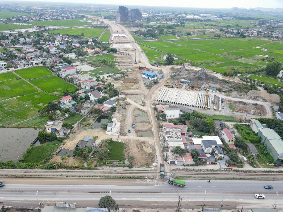 Đẩy nhanh tiến độ cao tốc Ninh Bình - Hải Phòng, phấn đấu thông xe năm 2026 - Ảnh 4