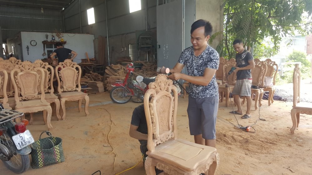 Từ 20 triệu đồng, anh thợ SN1990 thu 20 tỷ/năm nhờ chiếc máy đục CNC 'vực dậy' cả một nghề truyền thống - Ảnh 1