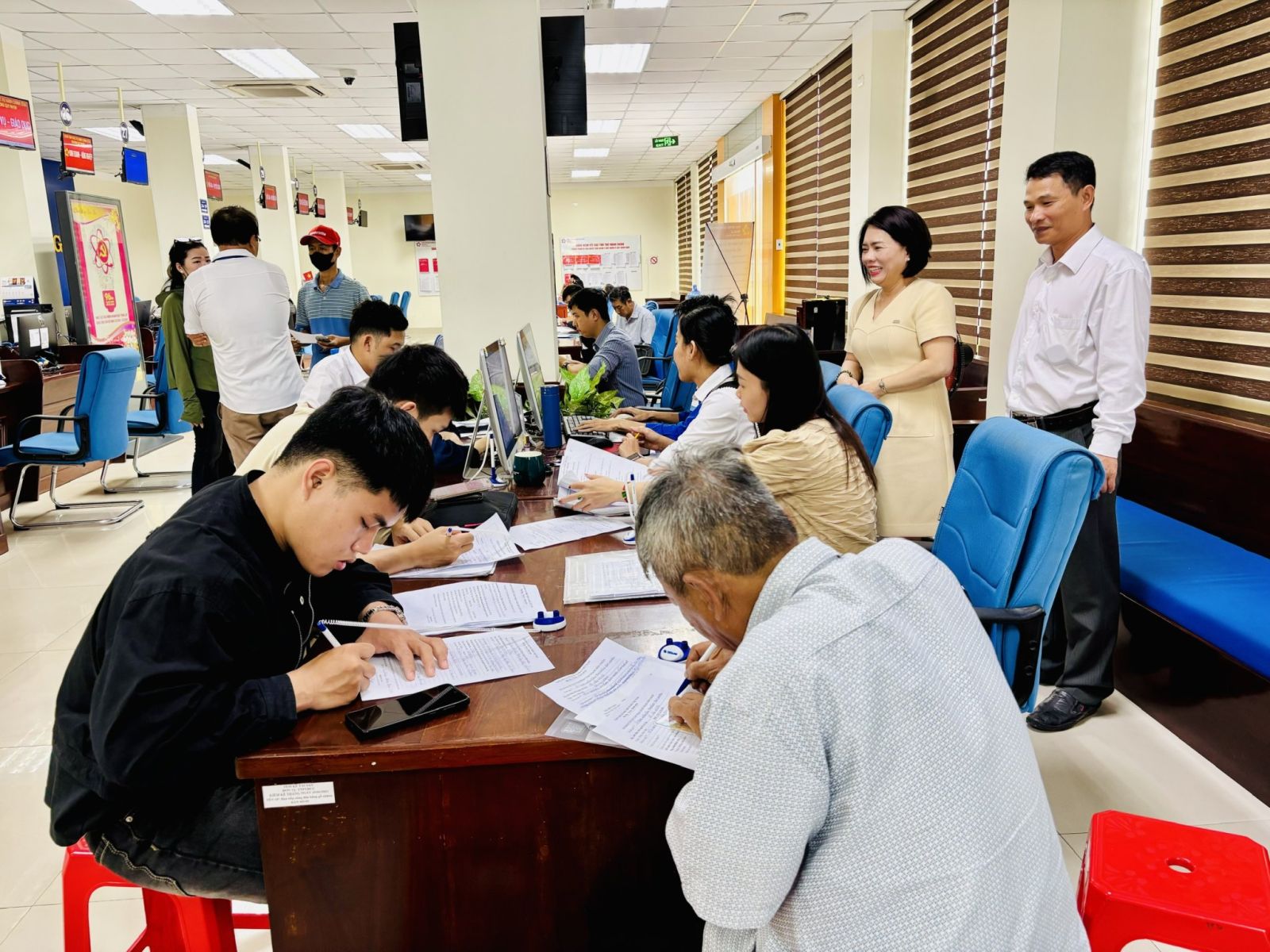 "Đại phẫu" thủ tục hành chính - Ảnh 1