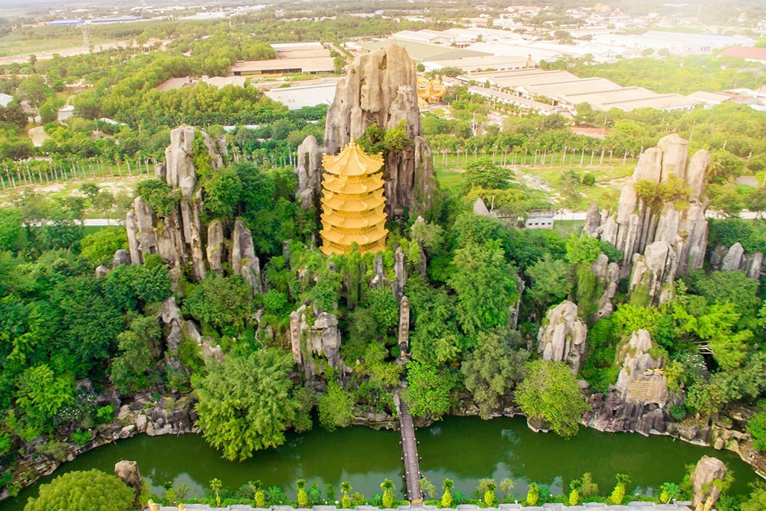 Khu du lịch Đại Nam của vợ chồng bà Nguyễn Phương Hằng có khu đền thờ rộng 5.000m2 được dát vàng 24K, từng lập kỷ lục lớn nhất Việt Nam - Ảnh 5