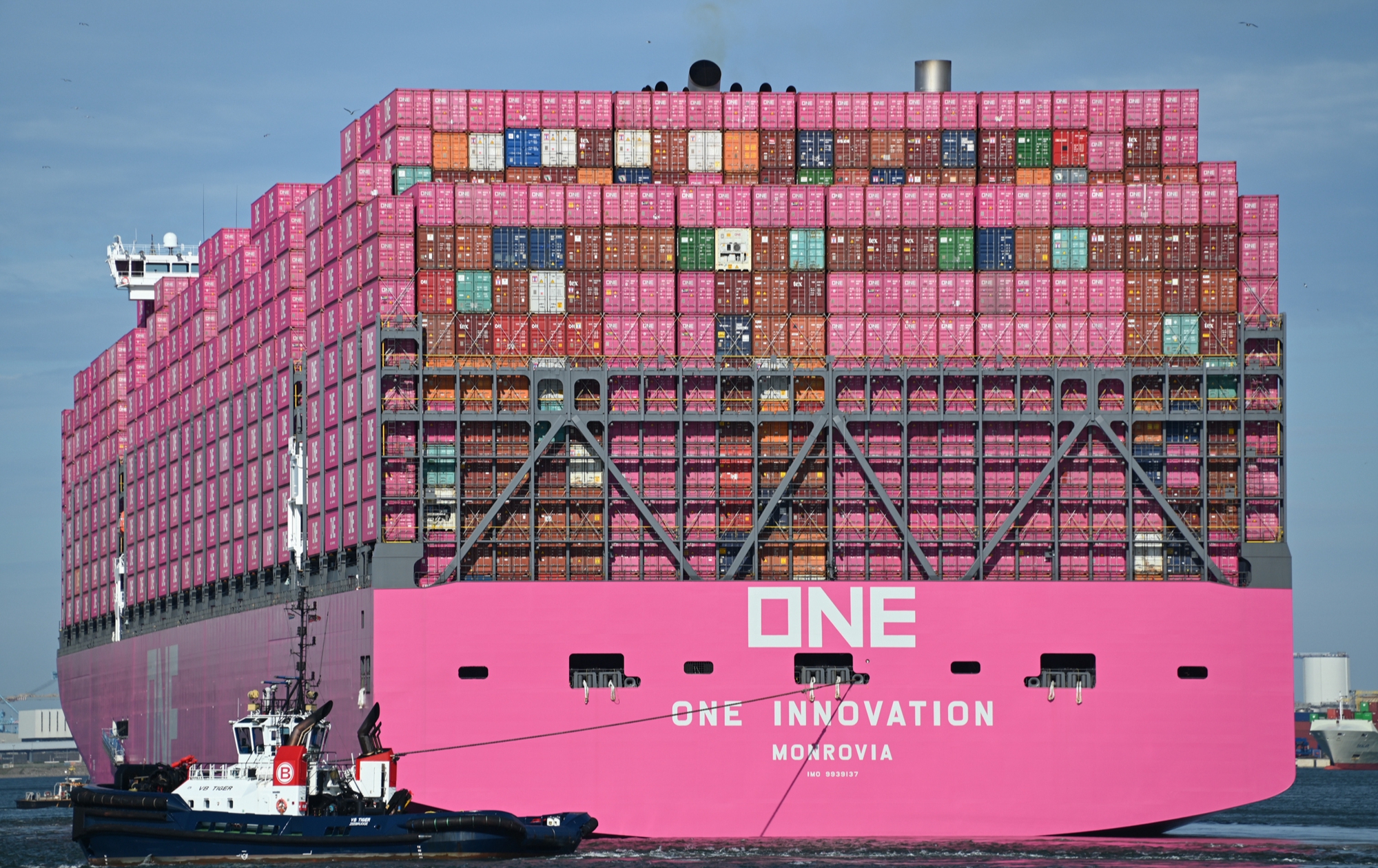 Siêu tàu lớn nhất thế giới phá vỡ kỷ lục lịch sử: Rung chuyển ngành vận tải biển toàn cầu - Ảnh 2