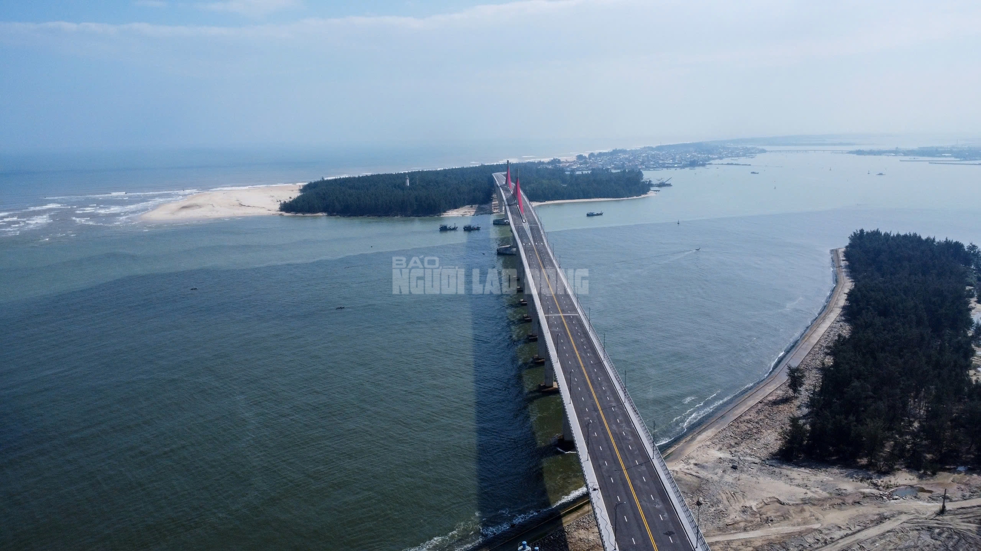 Kế hoạch thông xe cầu vượt cửa biển lớn nhất miền Trung - Ảnh 2