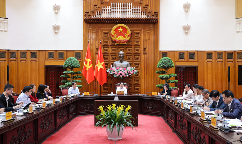 Thủ tướng: Không để thiếu nguồn cung xăng dầu; khẩn trương xây dựng kho dự trữ chiến lược tại Nghi Sơn - Ảnh 1