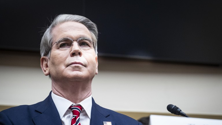 Mỹ nêu lý do nới lỏng lệnh trừng phạt dầu mỏ Nga - Ảnh 1