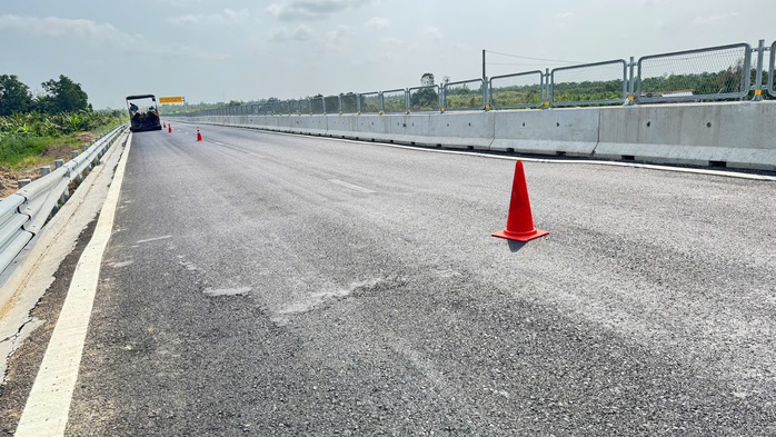 Lãnh đạo Ban QLDA Mỹ Thuận nói gì về việc tuyến cao tốc Cần Thơ – Cà Mau bị lún? - Ảnh 1