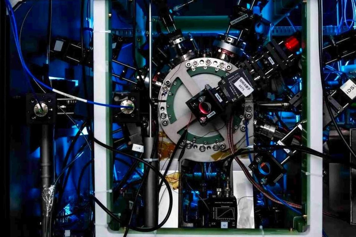 Giới thiệu đồng hồ "Made in China" chỉ sai lệch 1 giây trong 30 tỷ năm, Trung Quốc lập kỳ tích thế giới - Ảnh 1