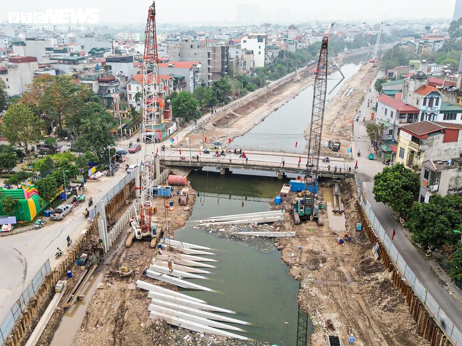 Toàn cảnh công trình cải tạo hạ lưu sông Kim Ngưu gần 700 tỷ đồng sắp cán đích - Ảnh 3