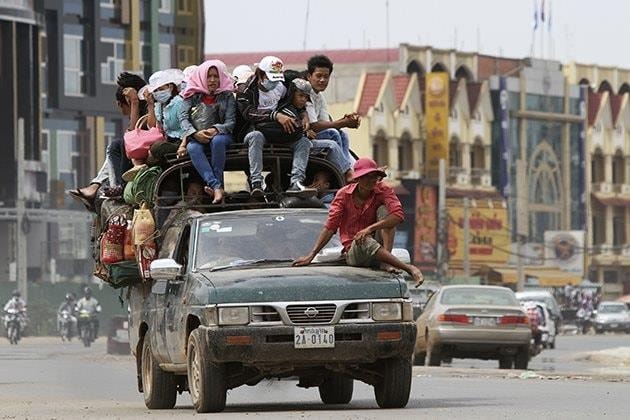 Campuchia dừng phạt vi phạm giao thông - Ảnh 1