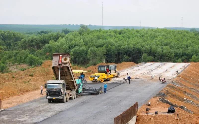 Tăng cường giải pháp quản lý, bình ổn giá vật liệu, tháo gỡ khó khăn cho các công trình giao thông - Ảnh 1