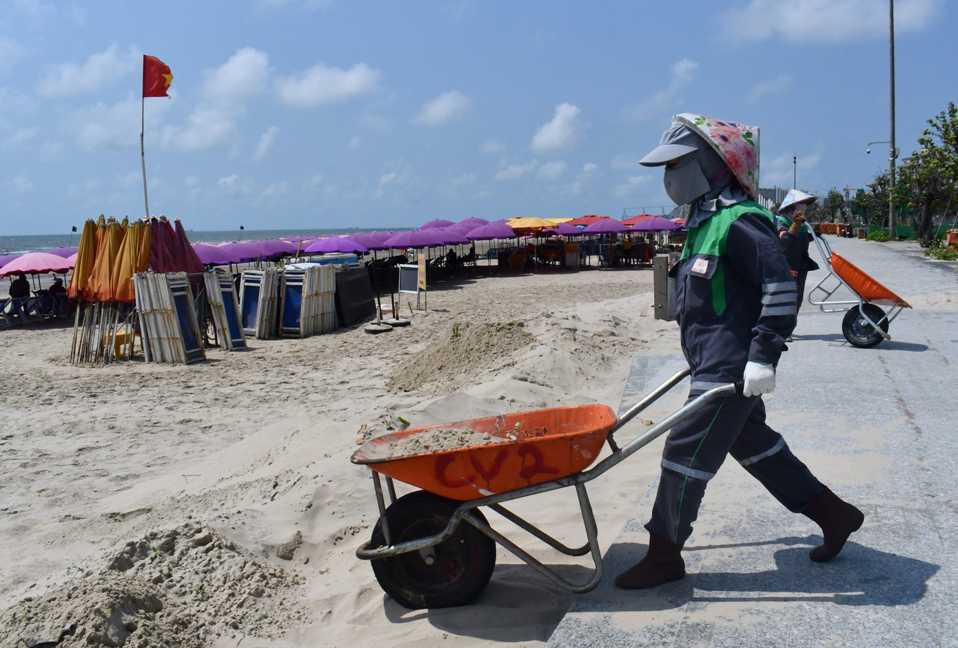 Cát bay phủ kín công viên mới đầu tư nghìn tỷ bên bờ biển ở TPHCM - Ảnh 8