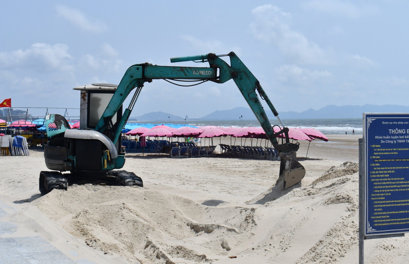 Cát bay phủ kín công viên mới đầu tư nghìn tỷ bên bờ biển ở TPHCM - Ảnh 10