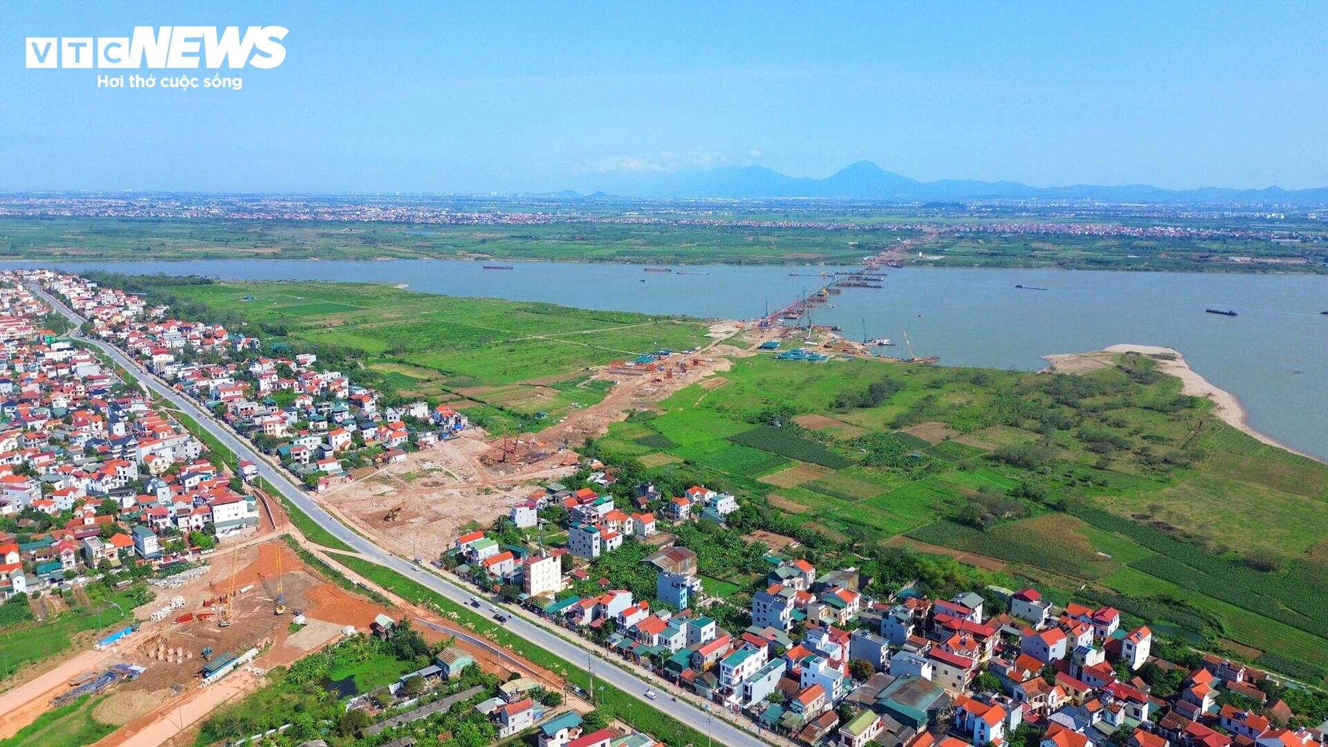 Đại công trường cầu Hồng Hà vượt sông Hồng sau 5 tháng thi công - Ảnh 13