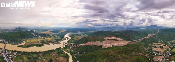 Cận cảnh hơn 200km cao tốc Quảng Ngãi đến Đắk Lắk hoàn thành vẫn 'nằm chờ' - Ảnh 12