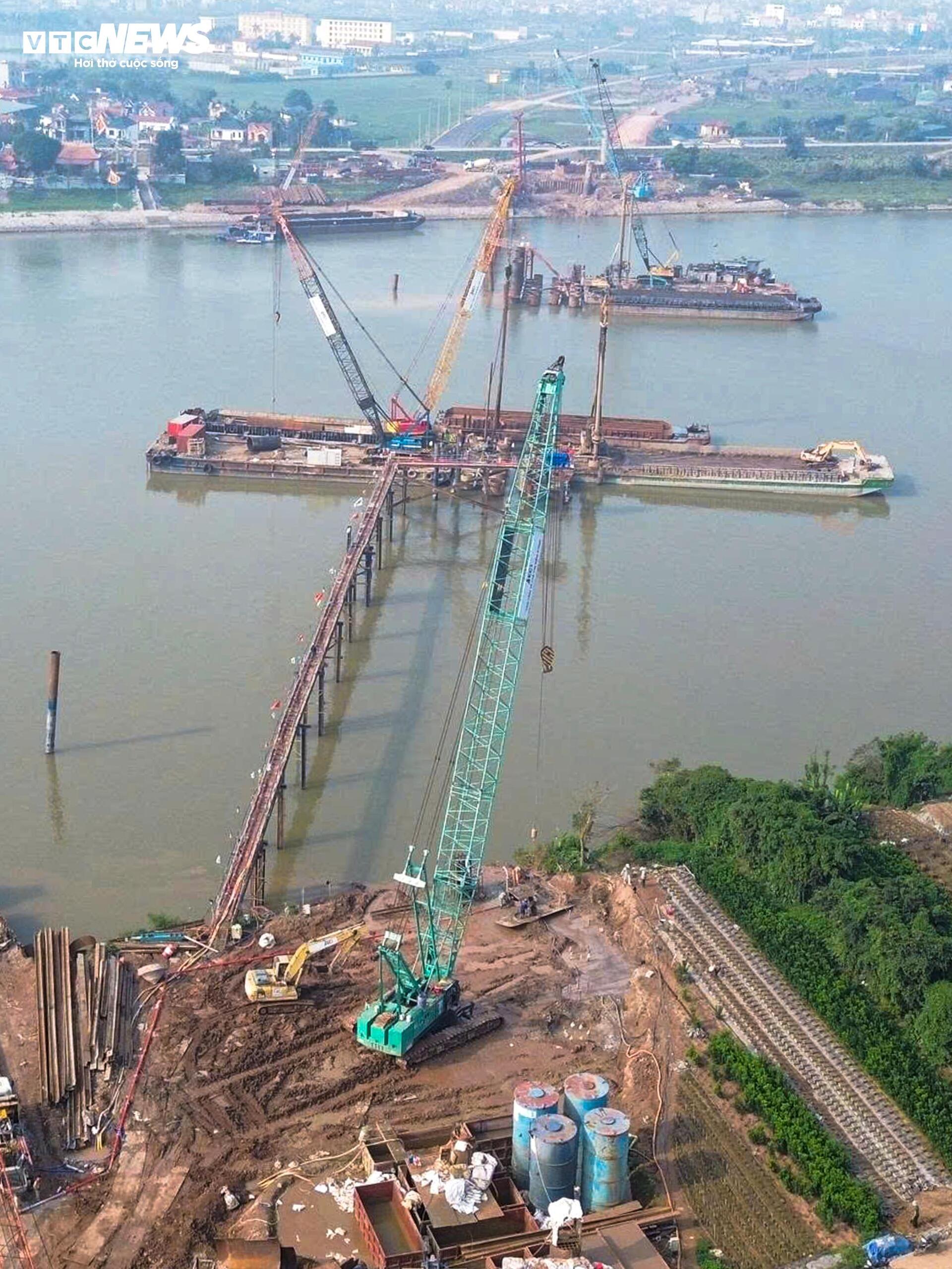 Cầu 4.900 tỷ vượt sông Hồng nối Hà Nội - Hưng Yên đang được thi công ra sao? - Ảnh 4
