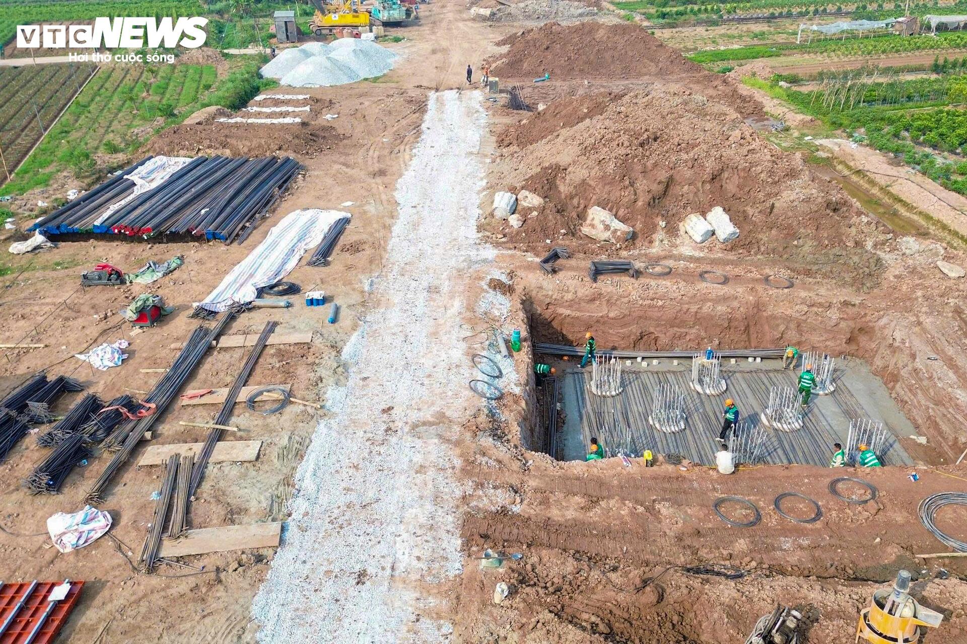 Cầu 4.900 tỷ vượt sông Hồng nối Hà Nội - Hưng Yên đang được thi công ra sao? - Ảnh 8