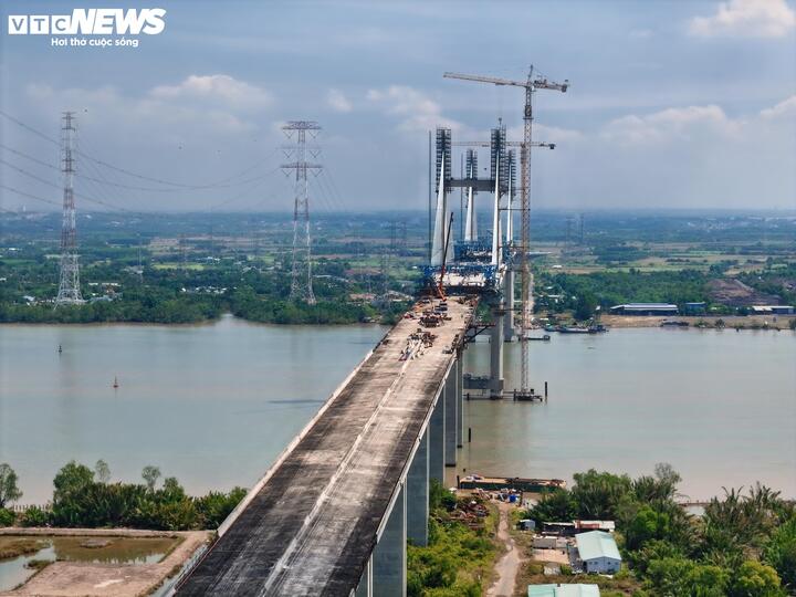 'Nút thắt' cuối cao tốc Bến Lức - Long Thành tăng tốc về đích - Ảnh 2