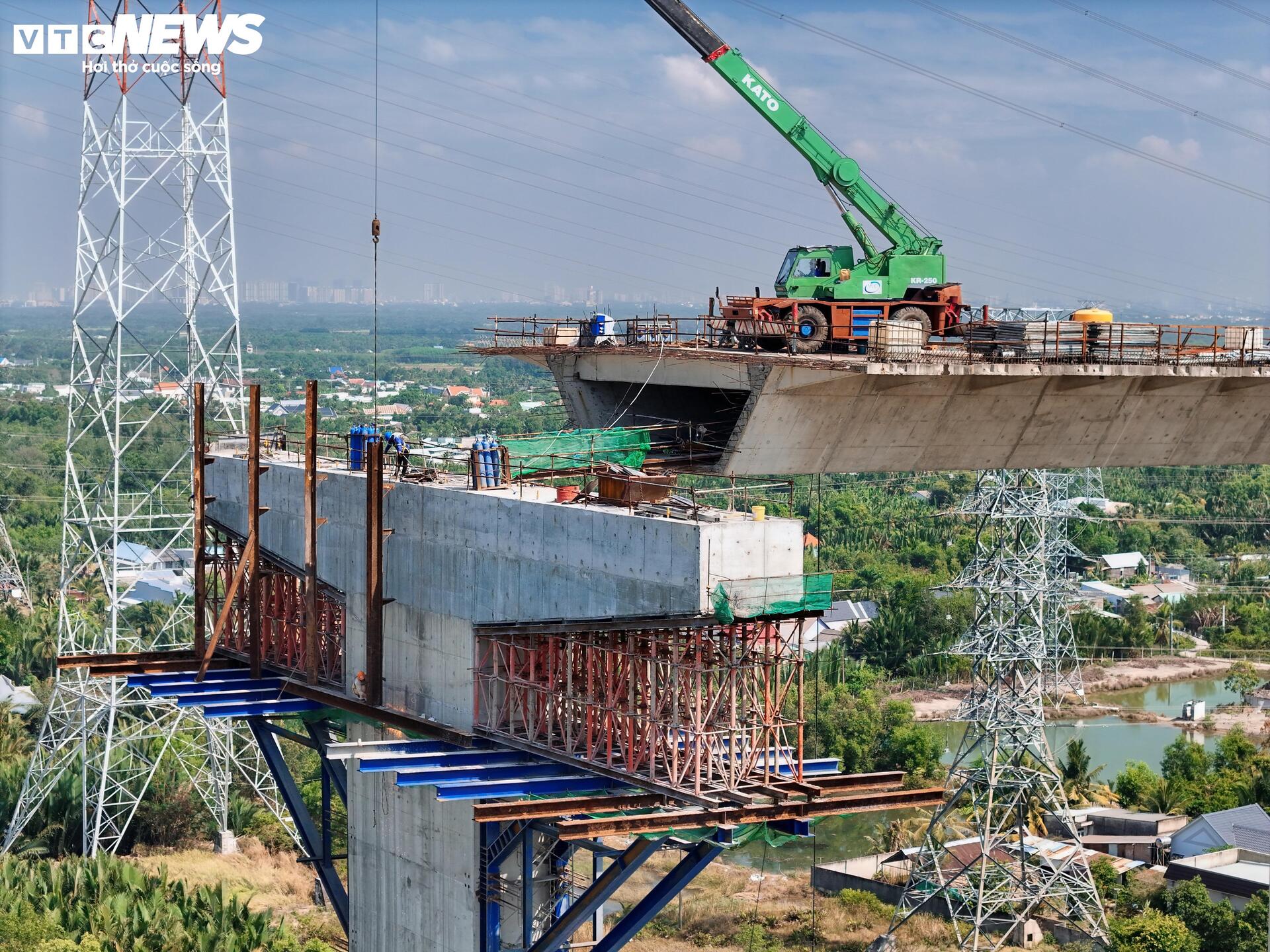 'Nút thắt' cuối cao tốc Bến Lức - Long Thành tăng tốc về đích - Ảnh 6