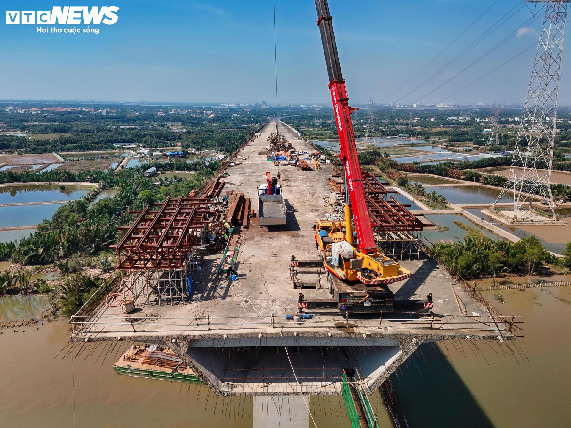 'Nút thắt' cuối cao tốc Bến Lức - Long Thành tăng tốc về đích - Ảnh 8