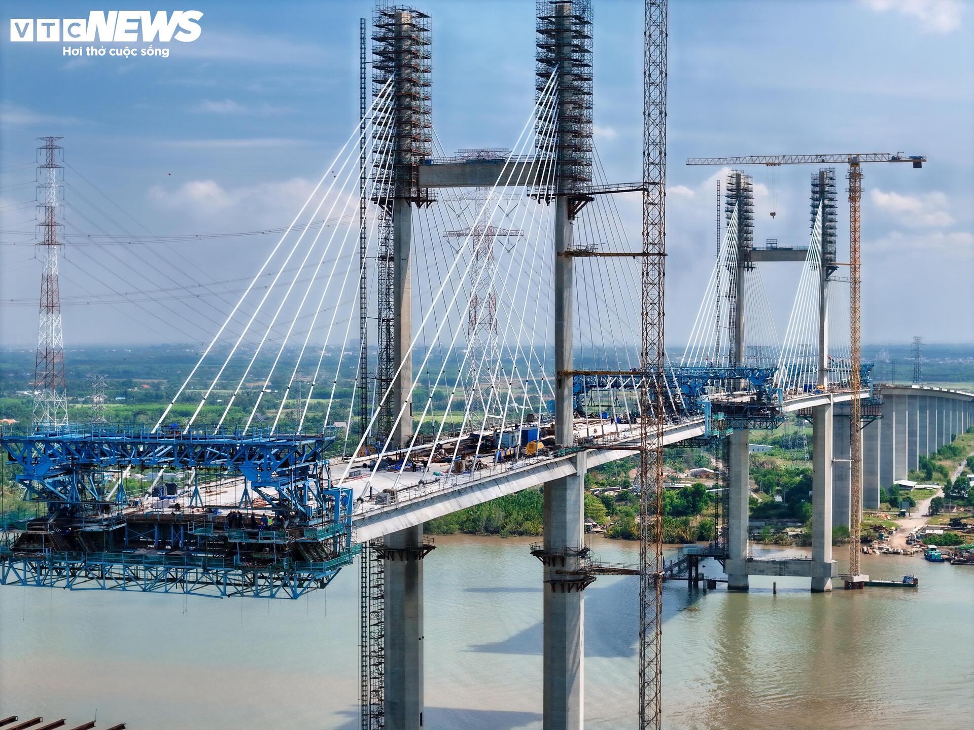 'Nút thắt' cuối cao tốc Bến Lức - Long Thành tăng tốc về đích - Ảnh 3