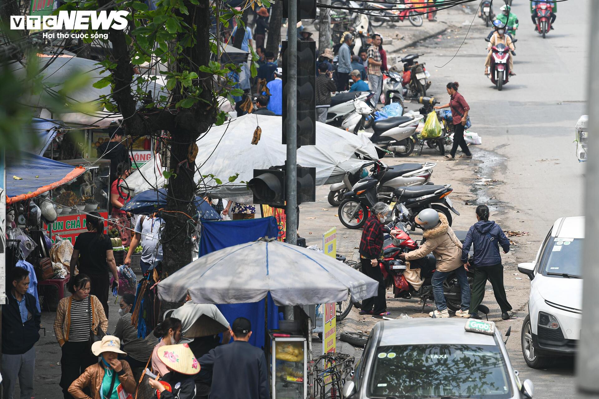Dự án cầu vượt 'đắp chiếu' nhiều năm trên tuyến đường nghìn tỷ ở Hà Nội - Ảnh 13