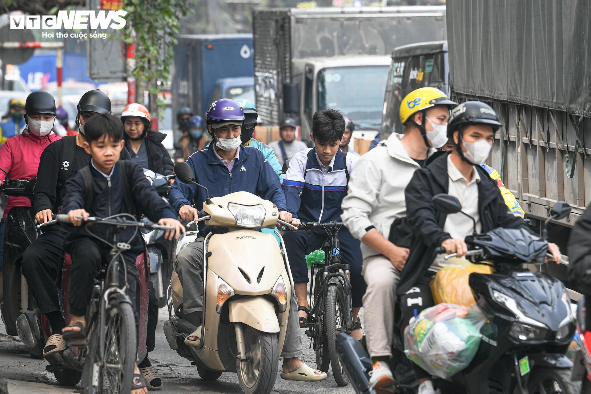 Dự án cầu vượt 'đắp chiếu' nhiều năm trên tuyến đường nghìn tỷ ở Hà Nội - Ảnh 8